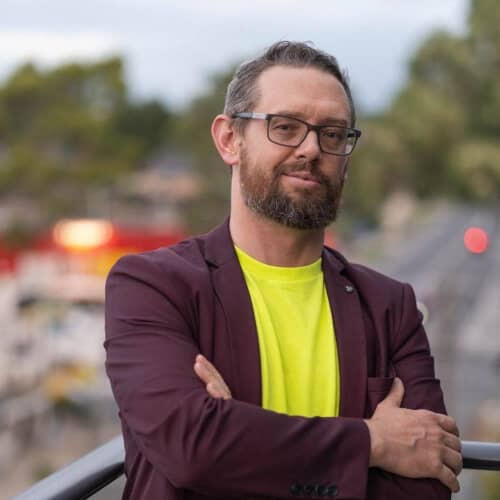 Michal Plis - Contemporary Abstract Artist Portrait of Melbourne-based multidisciplinary abstract artist and Roundism founder, Michal Plis.